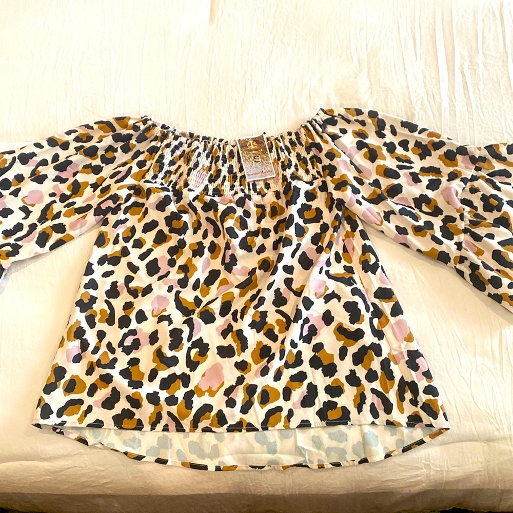 Off the shoulder leopard print